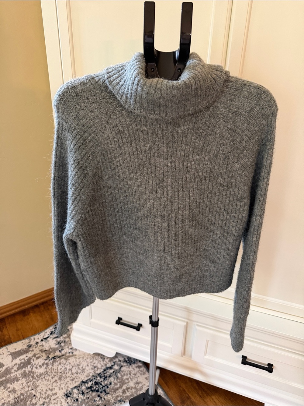 Old Navy Grey Ribbed Turtleneck Sweater - Cozy Knit Pullover